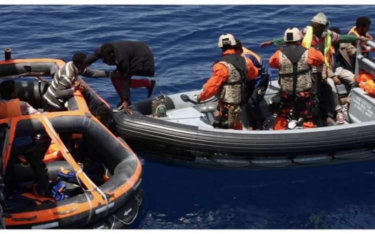 Не менее 15 человек погибли после крушения судна с мигрантами у берегов Греции