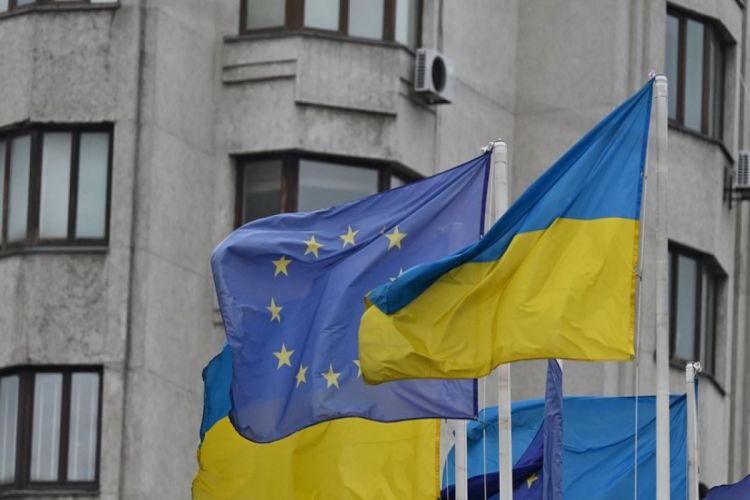 ЕС выделит 2 млрд евро помощи Украине