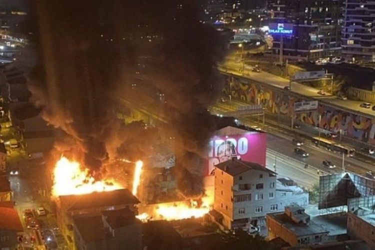 В Стамбуле в здании прогемел взрыв