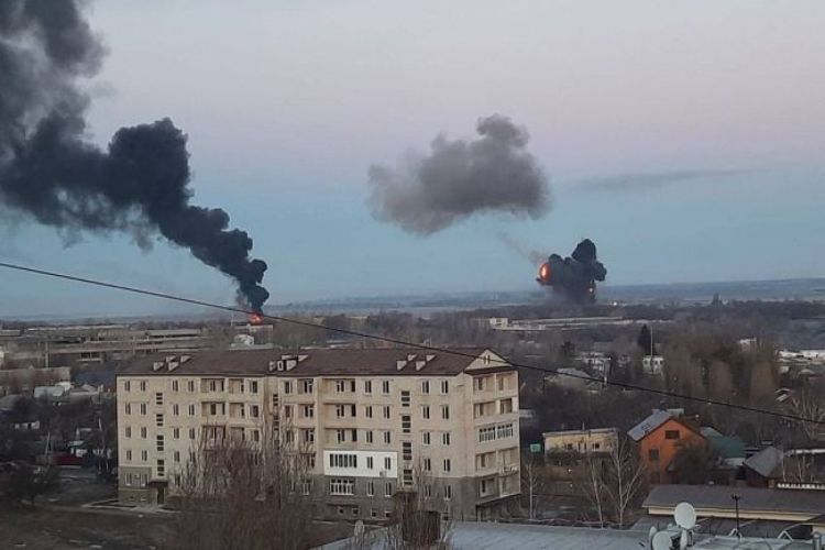 Одна из выпущенных по Киеву ракет разорвалась рядом с офисом Зеленского