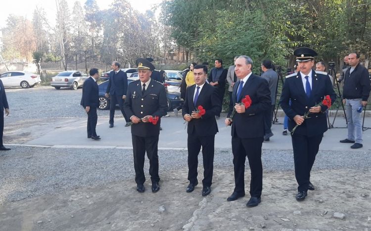 Генпрокурор Кямран Алиев посетил в Гяндже место ракетного обстрела