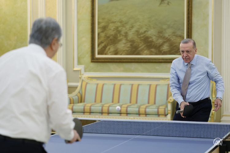 Эрдоган сыграл с Токаевым в настольный теннис