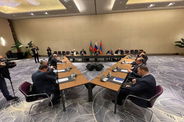 В Астане началась трехсторонняя встреча глав МИД РФ, Азербайджана и Армении