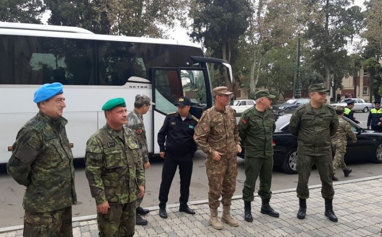 Аккредитованные в Азербайджане военные атташе посетили памятник жертвам армянского террора в Гяндже