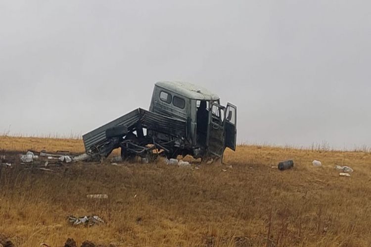 Автомобиль с армянскими военнослужащими подорвался на установленной ими мине, есть погибшие и раненые
