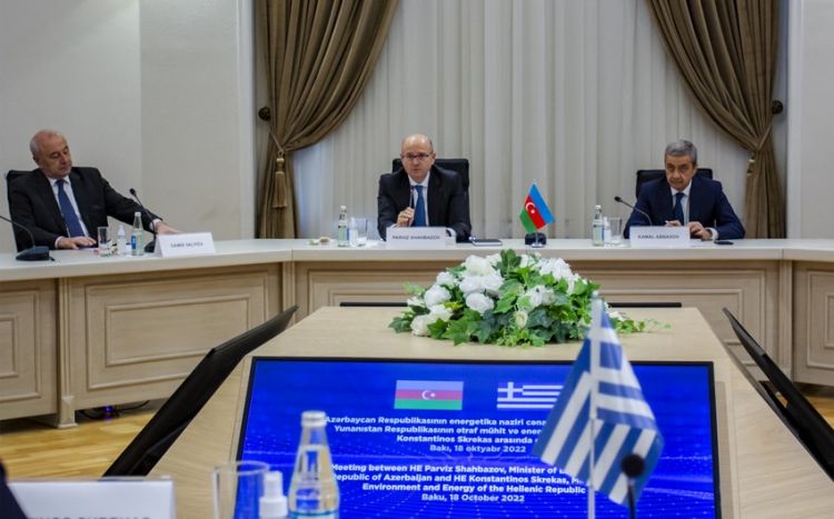 Азербайджан планирует экспортировать "зеленую энергию" в Европу Пярвиз Шахбазов