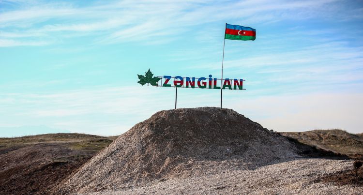 2 il əvvəl bu gün Zəngilana yenidən Azərbaycan bayrağı sancılıb