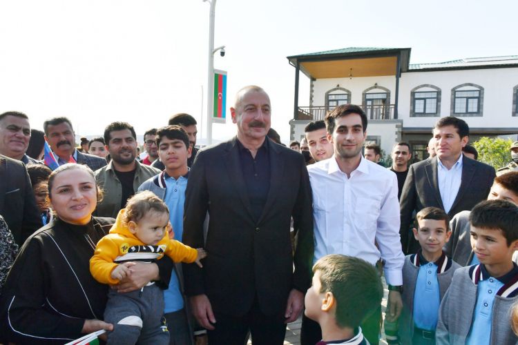 Президент Азербайджана: Все бывшие переселенцы вернутся на родные земли