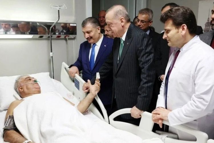 Эрдоган навестил Бинали Йылдырыма и Шамиля Айрыма, попавших в ДТП в Азербайджане