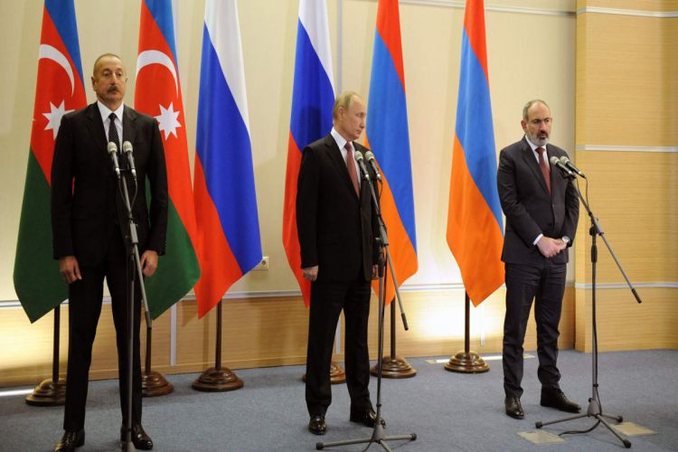 «Ведомости»: Лидеры России, Азербайджана и Армении могут провести трехстороннюю встречу