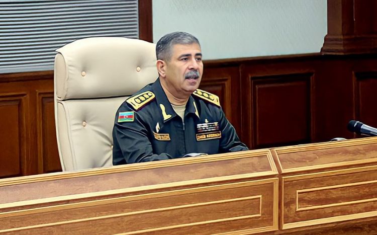 Министр обороны Азербайджана отправился с рабочим визитом в Турцию