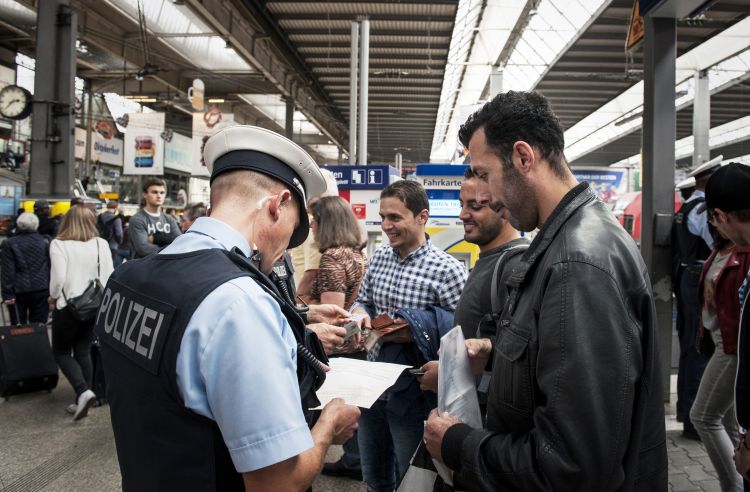 Germans’ mood vs asylum policy is changing SPD warns