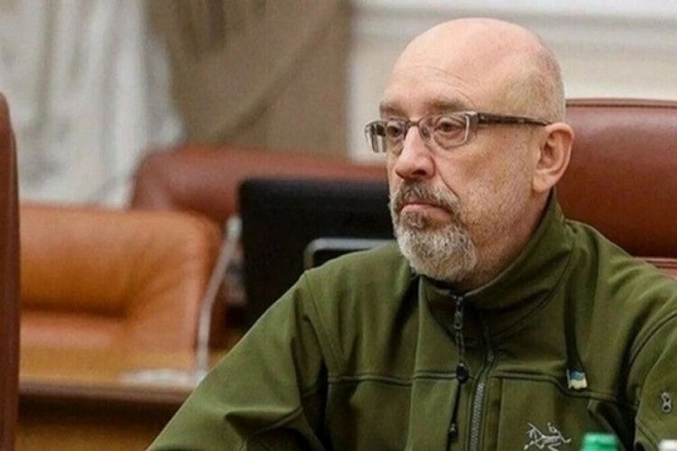 Министр обороны Украины: Мы контролируем все мосты, у армии РФ путей отступления не будет
