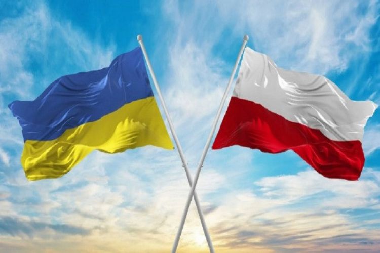 Сенат Польши принял резолюцию о признании властей РФ «террористическим режимом»