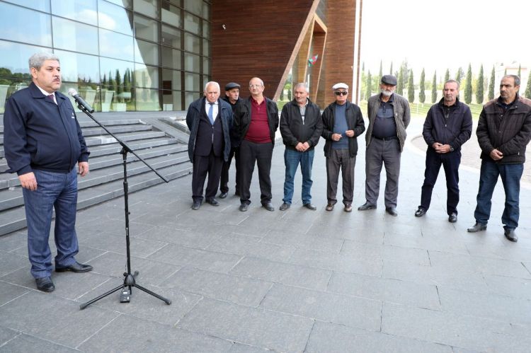 Şəmkirdə keçirilən "Açıq mikrofon" aksiyasında 8 müraciət ünvanlandı