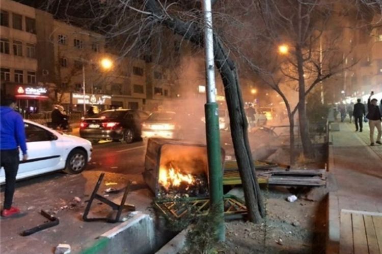 В иранской провинции Западный Азербайджан произошли столкновения между полицией и протестующими, есть задержанные