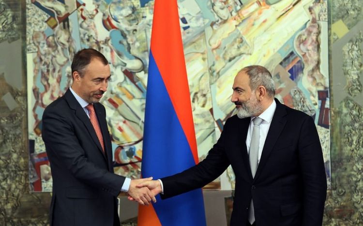 Тойво Клаар и Пашинян обсудили деятельность миссии ЕС