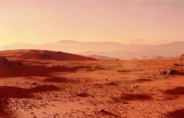 ناسا تكتشف أكبر حفرة على سطح المريخ