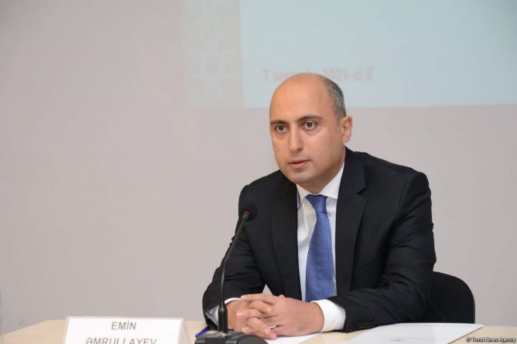 Эмин Амруллаев: Мы должны перейти от обсуждений бытового характера к теме образовательной политики