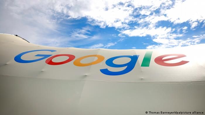 جوجل متواطئ مع شركات النفط في نشر إعلانات مضللة