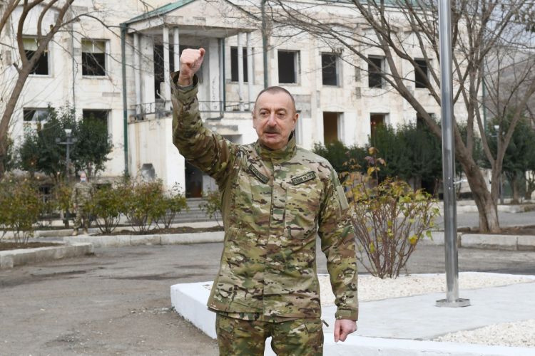 Президент Азербайджана поделился публикацией в честь Дня Победы