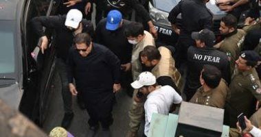 الشرطة الباكستانية تفتح تحقيقا في حادث محاولة اغتيال عمران خان