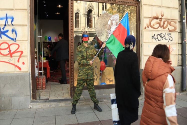 В Тбилиси отметили День государственного флага Азербайджана