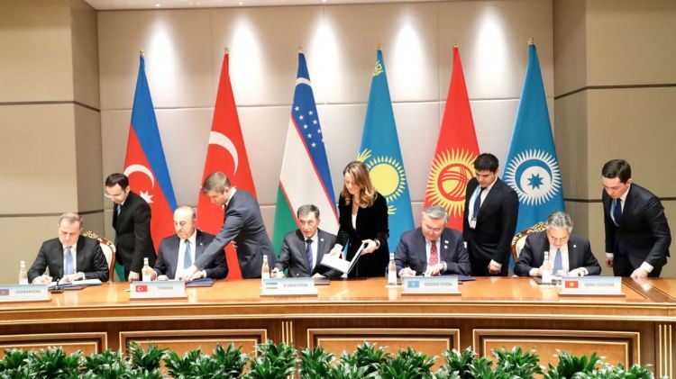 Azerbaijani FM inks various accords in Samarkand