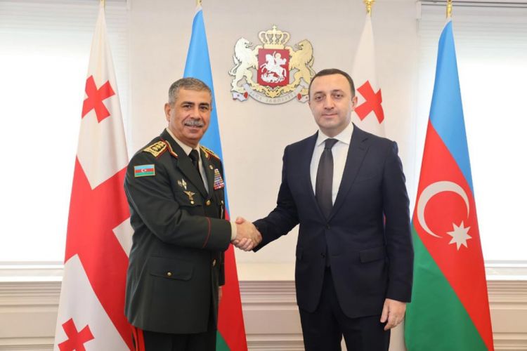 Закир Гасанов обсудил с Гарибашвили военное сотрудничество