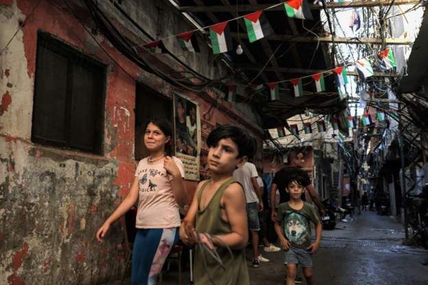 الأونروا تقول إن معدلات الفقر بين اللاجئين الفلسطينيين تصل لأول مرة إلى 90%