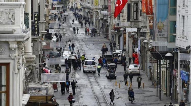 شارع الاستقلال... قلب إسطنبول النابض بالمكاسب والانكسارات