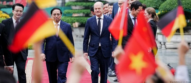 Germany builds ties with Vietnam, hedging bets against China