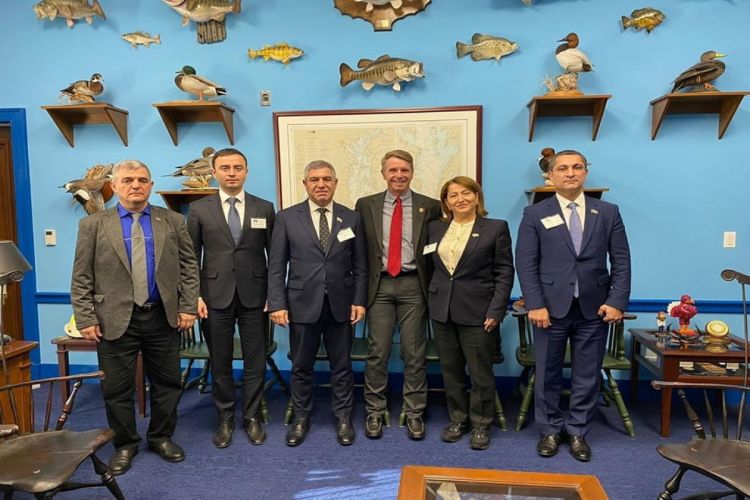 Депутаты встретились с членом рабочей группы по Азербайджану в Конгрессе США
