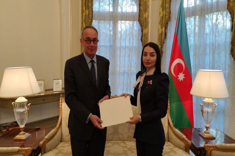 Посол Азербайджана в Париже вручила копии верительных грамот заместителю главы МИД Франции