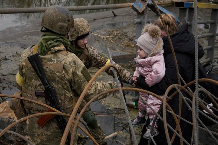 С начала военных действий в Украине погибли 437 детей