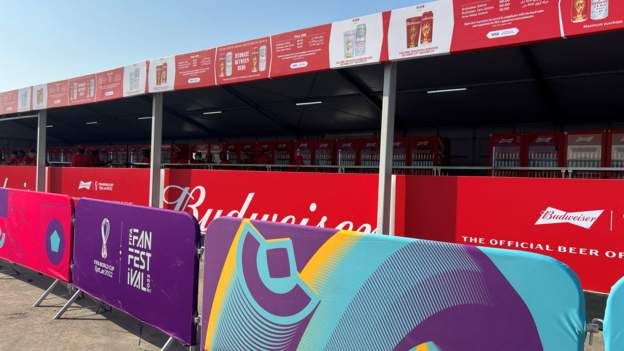 قطر تحظر المشروبات الكحولية في المنشآت الرياضية بعد مناقشات مع الفيفا