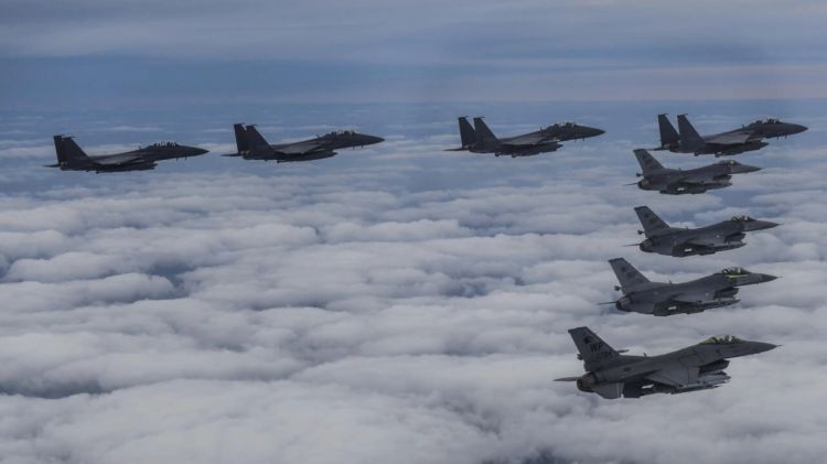 منتخب بولندا سافر إلى قطر بحراسة مقاتلات إف-16