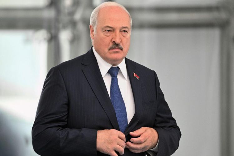 Лукашенко заявил, что США не дают возможности Украине начать переговоры с Россией