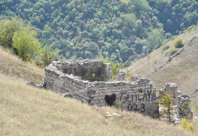 Село Алолар Кяльбаджарского района свидетельства армянского вандализма