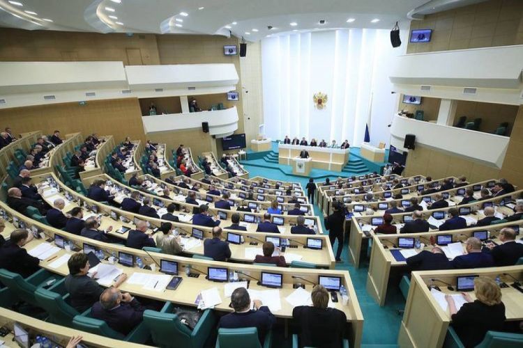 Совфед РФ утвердил пакет законов о запрете пропаганды ЛГБТ