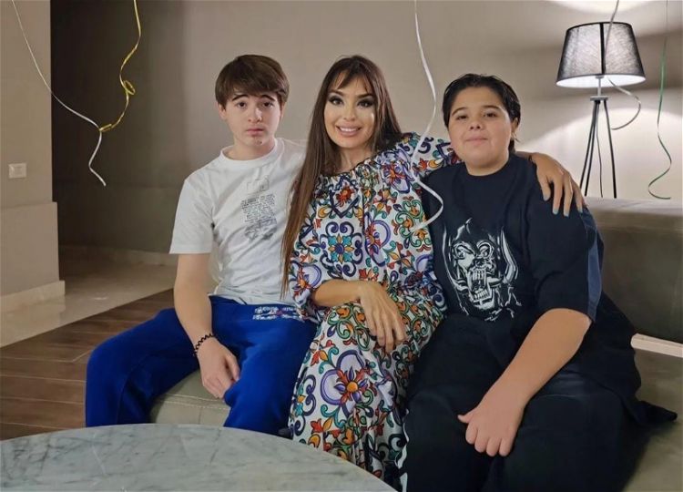 Лейла Алиева поздравила сыновей с днем рождения