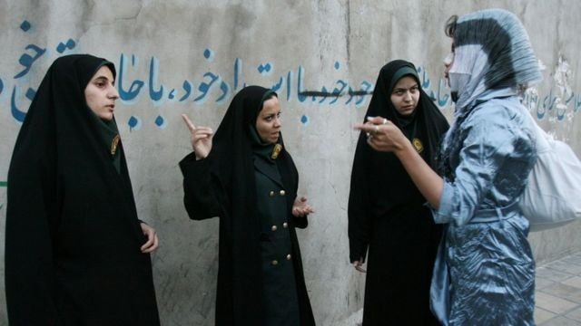 İranda “əxlaq polisi” ləğv edildi