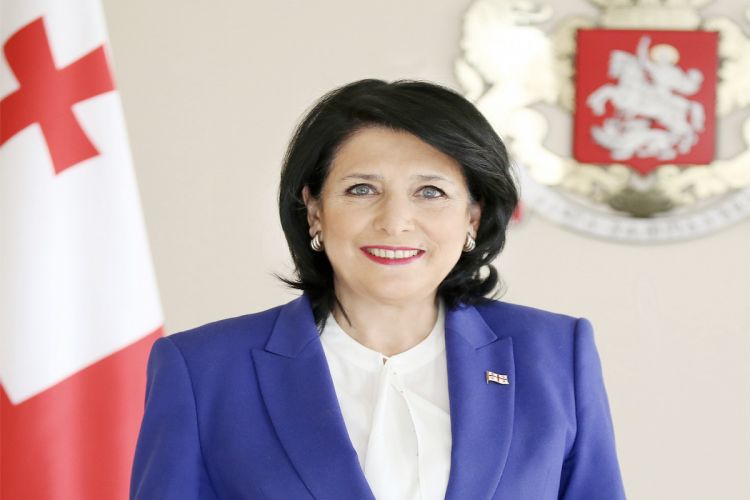 Президент Грузии отправилась с визитом в Польшу