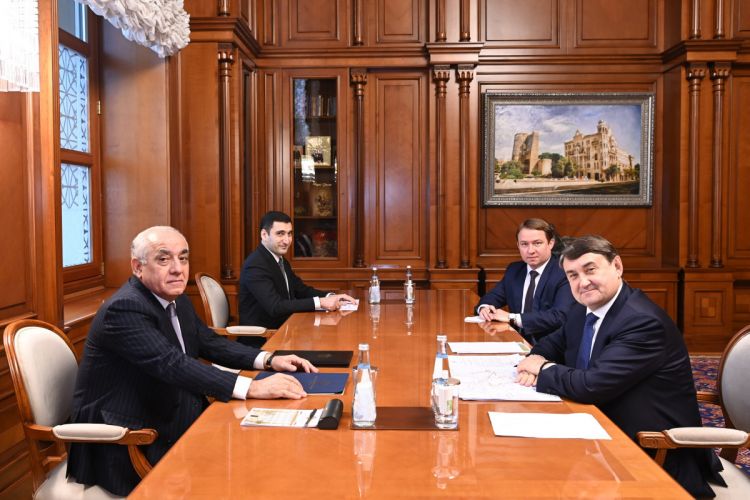 Али Асадов встретился с помощником президента РФ