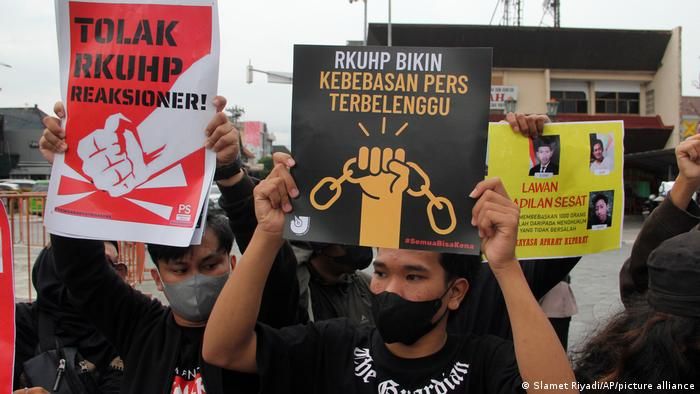 قلق" أمريكي إزاء تجريم إندونيسيا ممارسة الجنس خارج إطار الزواج