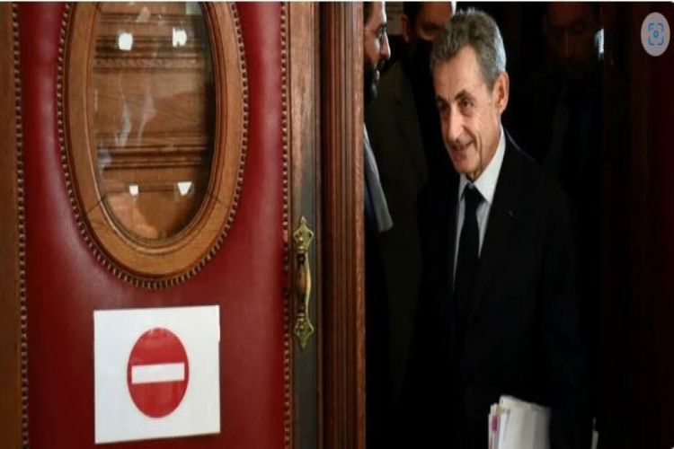 Fransanın sabiq prezidentinin 3 il azadlıqdan məhrum edilməsi tələb olunub