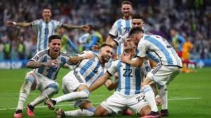 الأرجنتين تهزم كرواتيا بثلاثية وتعبر لنهائي مونديال قطر