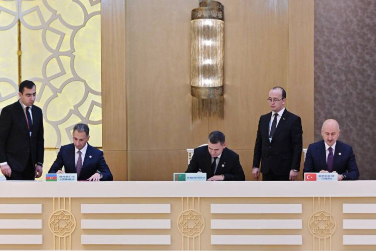 Азербайджан, Турция и Туркменистан подписали документ о сотрудничестве в транспортной сфере