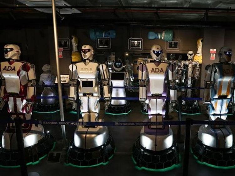İstanbulda robot muzeyi açıldı