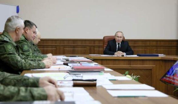 Путин пришел в штаб войск и ознакомился с ходом «спецоперации» в Украине
